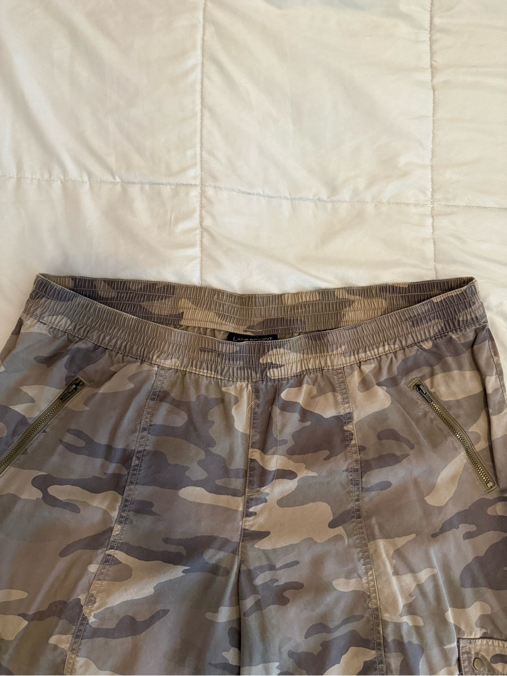 Lane Bryant Camo Jogger Cargo Pants Plus Size 18/20 - Picture 3 of 5